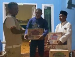 Ketua Komisi I DPRD Lamsel Berikan Bantuan Kepada Korban Angin Puting Beliung