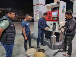 Cegah Kecurangan, Polisi di Pekanbaru Cek Meteran di SPBU