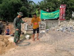 Jelang Penutupan TMMD ke-120, Satgas Kodim 0421/LS Bersama Warga Kebut Pemasangan Bronjong Sepanjang 500 Meter