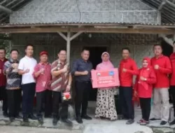 Melalui Program Swasembada Rumahku, Bupati Lampung Selatan Kembali Serahkan Bantuan Kepada Warganya di Kecamatan Kalianda