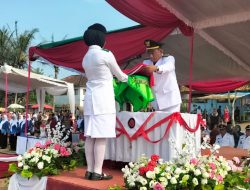 Bertindak Sebagai Inspektur Upacara HUT RI Ke-79, Ini Pesan Camat Katibung 