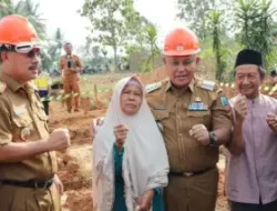 Bupati Lampung Selatan Lakukan Peletakan Batu Pertama, SMP Negeri 4 Katibung Bakal Miliki Gedung Baru