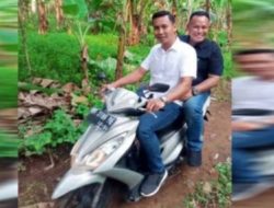 Dibonceng Naik Motor, Nanang Ermanto Tembus Lokasi Bedah Rumah Yang Sulit Terjangkau