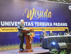 Sebanyak 600 Lulusan UT Padang Diwisuda, Pj Wali Kota Dorong Semangat Wirausaha