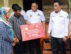 Asbulloh, Warga Kecamatan Katibung Terharu Dapat Bantuan Bedah Rumah dari Bupati