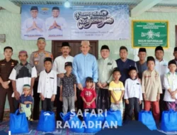 Safari Ramadhan, Warga Kecamatan Way Sulan Curhat ke Bupati Egi