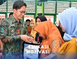 Bagikan Insentif 713 Guru Honorer di Kecamatan Natar, Bupati Egi Pinta Guru Tingkatkan Kualitas Pendidikan