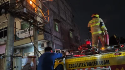 Respons Cepat 3 Menit, Kabel Gardu Listrik Terbakar di Way Halim — PLN Diminta Audit Sistem Kelistrikan