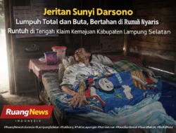 Jeritan Sunyi Darsono: Lumpuh Total dan Buta, Bertahan di Rumah Nyaris Runtuh di Tengah Klaim Kemajuan Kabupaten Lampung Selatan